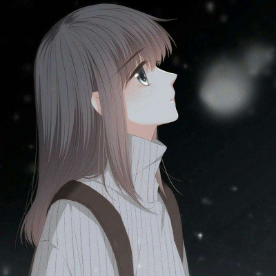 工人搭建舞台时为追星女儿拍下海报